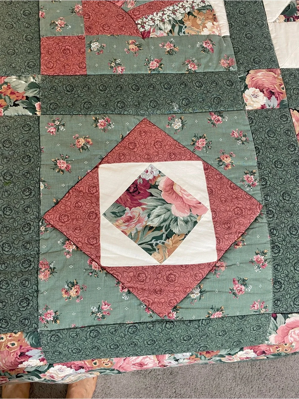 Floral Patchwork Quilt - Green & Rose Floral